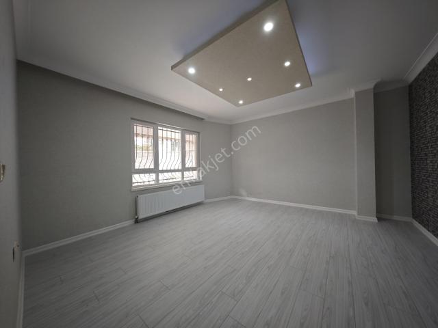 Giriş Kat Full Yapılı Daire