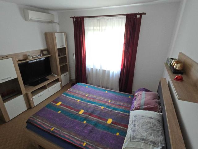 Girocului | 3 Camere | Etaj 1 | Centrala proprie | Aer conditionat | Disponibil