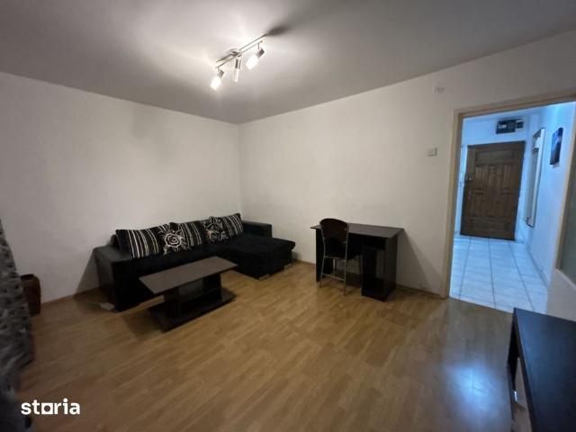 Girocului 1 cameră Decomandat Mobilat Utilat.250 Euro Negociabil