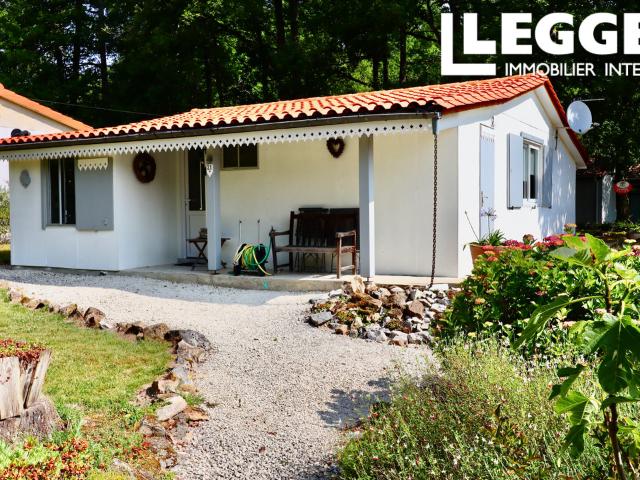 Gîte chaleureux avec jardin attenant  situation village vacances  proche commerces et golf international