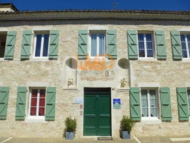 Gîte et chambres d'hôtes 750 m2 + dépendances