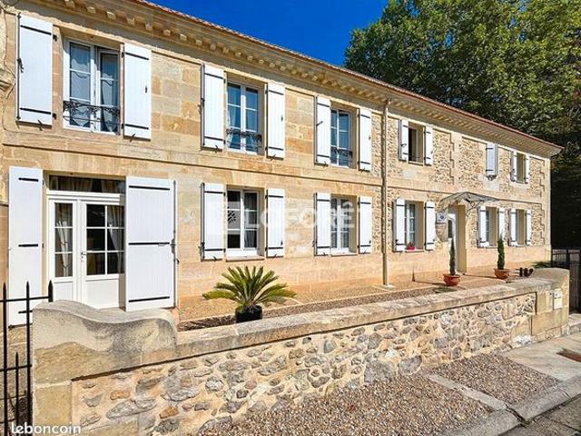 Gîte 10 pièces 285 m²