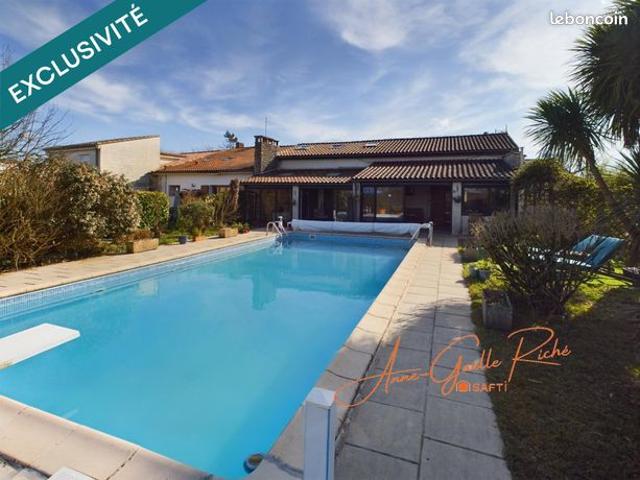 Propriété 11 pièces 300 m²