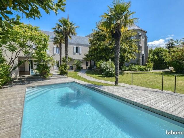 Gîte 12 pièces 503 m²