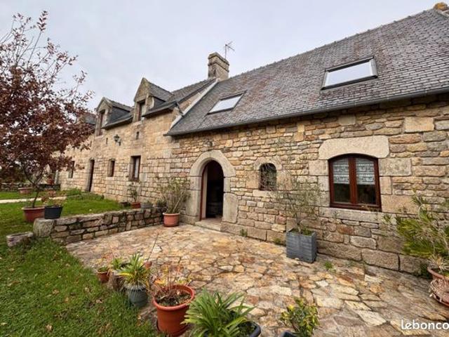 Maison 12 pièces 300 m²