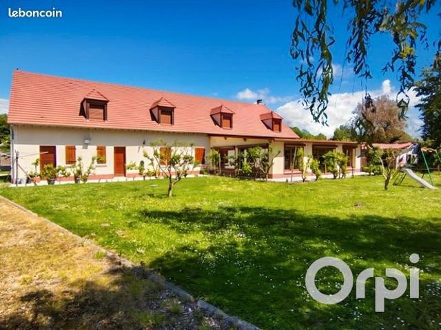 Gîte 12 pièces 310 m²