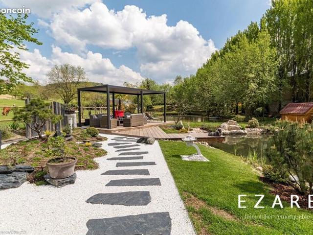 Gîte 13 pièces 379 m²