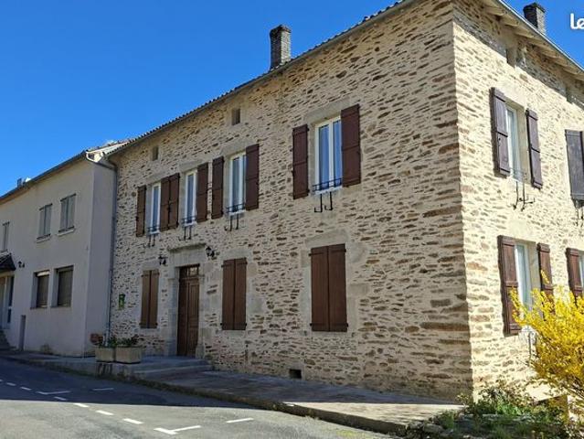 Gîte 25 pièces 750 m²