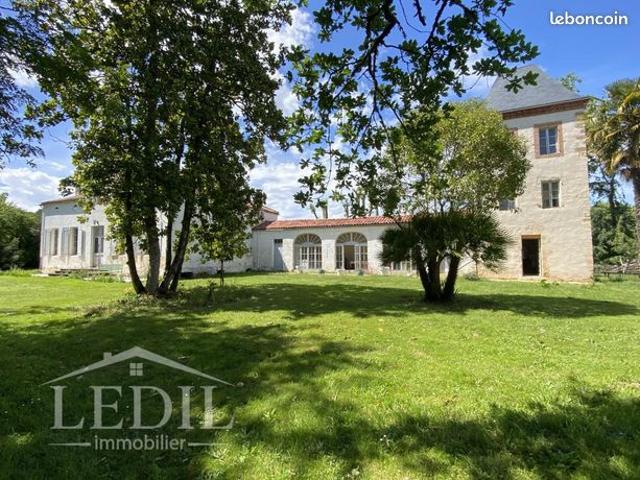 Gîte 6 pièces 350 m²