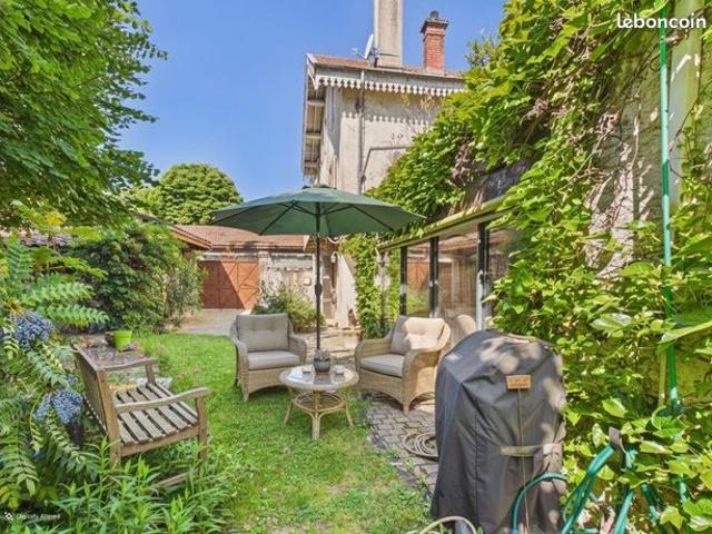 Gîte 7 pièces 210 m²