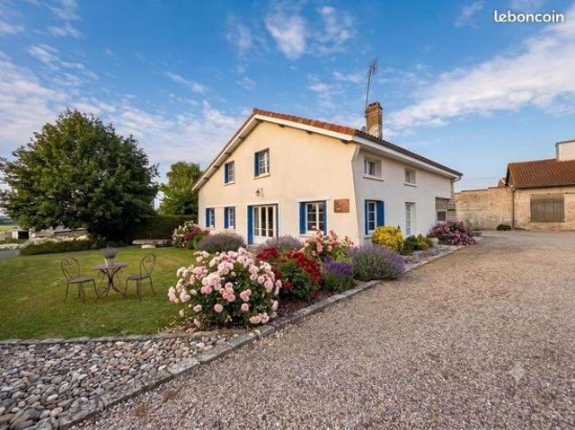 Gîte 9 pièces 255 m²