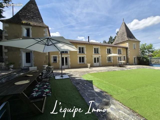 Gîte 9 pièces 275 m²