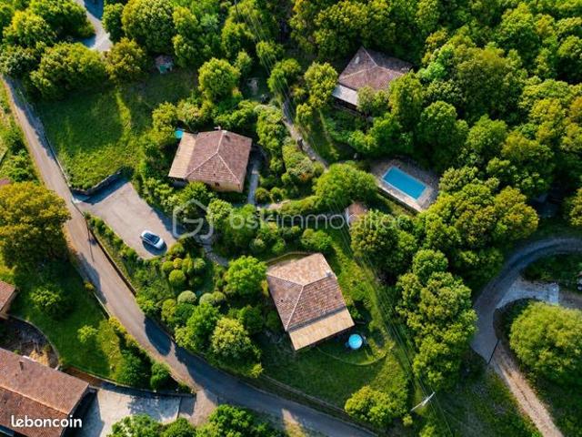 Gîte 9 pièces 210 m²