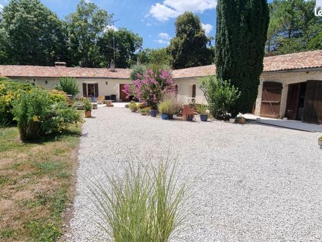 Gîte 9 pièces 328 m²