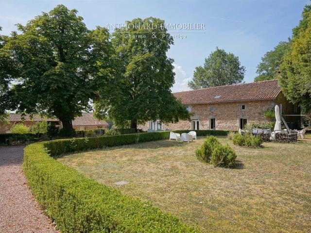 Gîtes de charme, environnement bucolique 554m² Piégut Pluviers