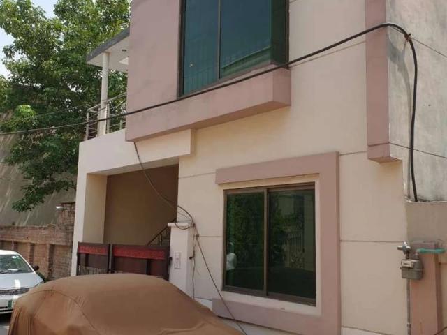 Giving away our home sweet home in heaven banglows muslim town no 1 faisalabad id 09286