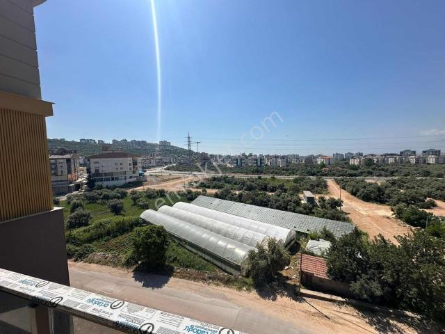 Göçerler Şehir Hast. Ön Tarafı Havuzlu Site Kiralık 1+1 Katta