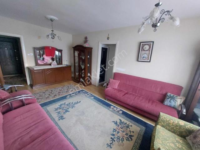 Göçmen Konutlarında Full Eşyalı 2+1 Kiralık Daire