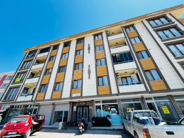 Gömeç Ana Cadde Üzerinde Ön Çephe Muhteşem Konumda Satılık 3+1