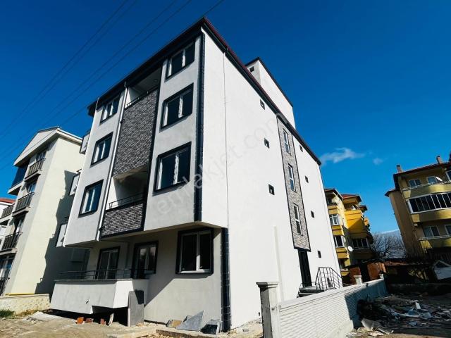 Gömeç Çarşı Merkezinde 1+1 Ara Kat Ön Cephe Kiralık Daire