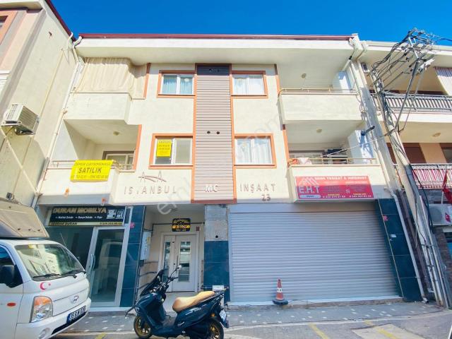 Gömeç Çarşı Merkezinde Satılık 2+1 Ön Cephe Ara Kat Daire