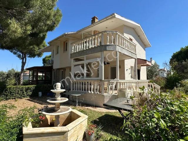 Gömeç Derkent Tatil Sitesinde 3+1 Satılık Villa