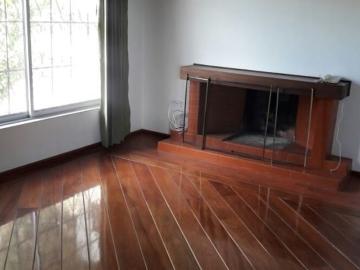 Gonzalez Suarez, vendo casa de 3 dormitorios, en conjunto cerrado