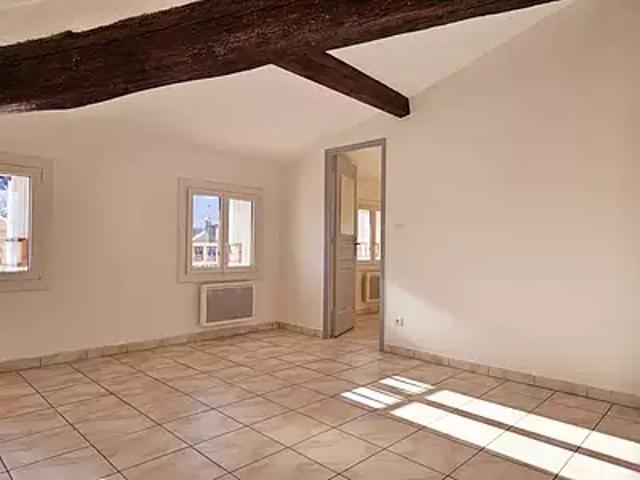 Gonfaron 83590 Location appartement 2 pièces t2 au dernier étage
