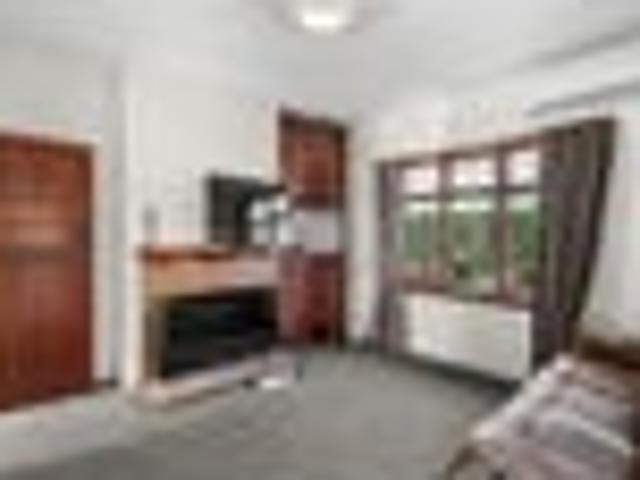 GOOD CASHFLOW IN PRIME RICCARTON LOCATION