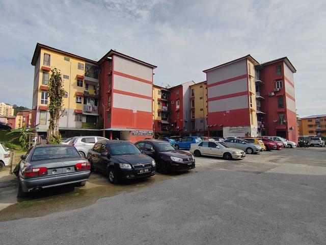 Good Condition 600 sf Nuri Apartment Taman Bukit Idaman Selayang