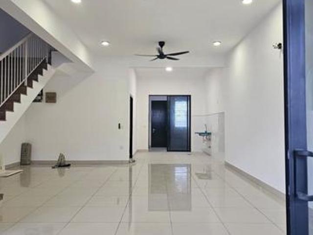 Good Condition 20x75 4R4B Lumira Bukit Raja 2Sty House Klang