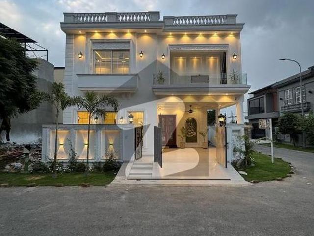 Good Condition Vip Luction Upper Portion 5mrla House For Rent Bahria Town Phase 8