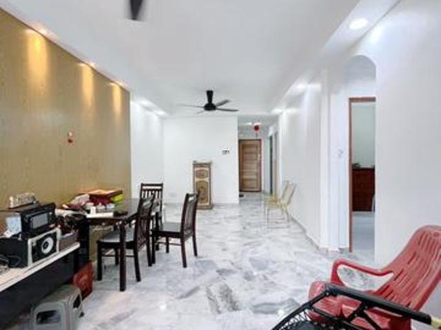 Good condition apartment Tmn Sri Murni Selayang