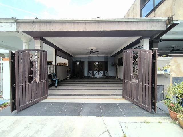 Good Condition Double Storey house Bayu Perdana Klang