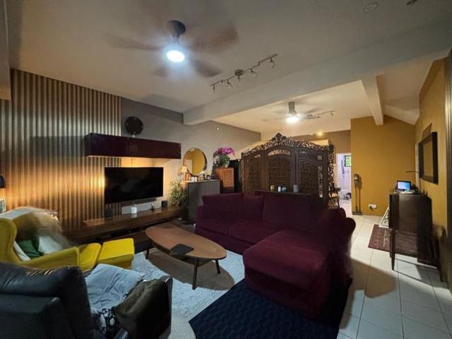 Good condition Ivory Kota Emerald Rawang 2sty terrace house