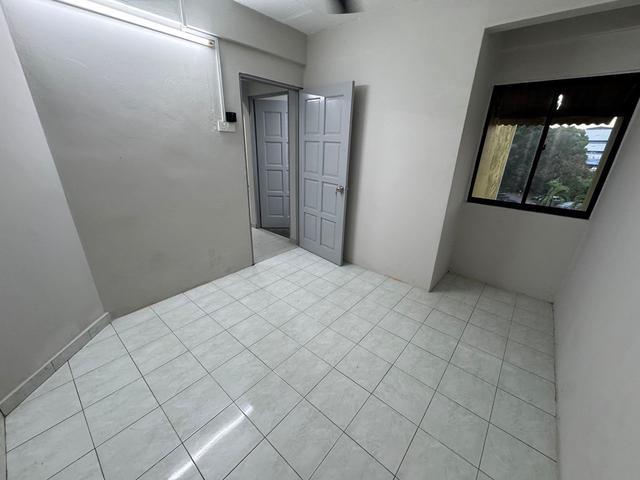 GOOD CONDITION Pangsa Batu Berendam Texas Infineon Melaka Baru