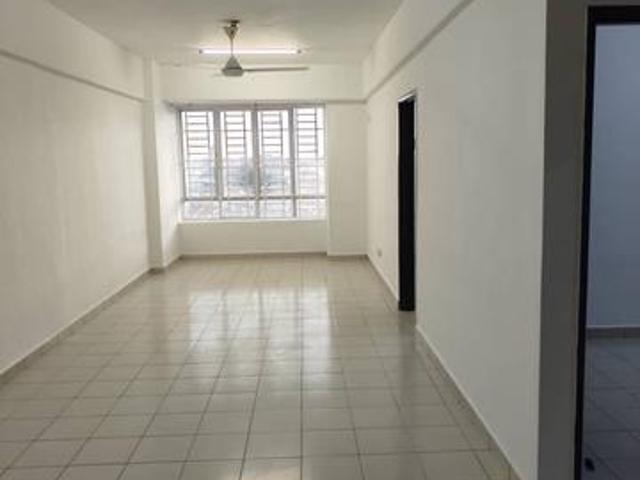Good Condition Palm Garden Klang 900sqft Sale