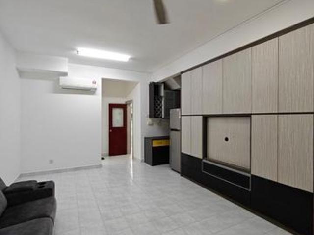 Good Condition Setia Indah 2 Storey For Rent