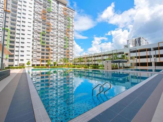Good ConditionDCerrum Apartment 3R2B 2CPSemenyih No Need 10 DP