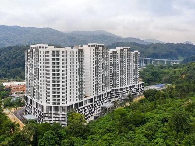 Good ConditionGood UnitLegendview condo rawang