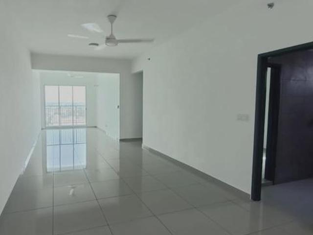 Good Deal Corner 1083sf 3 room unit METROPOL BM