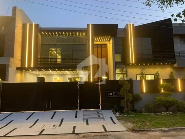 Good Facing Park 20 Marla House For Sale In Wapda Town Phase 1