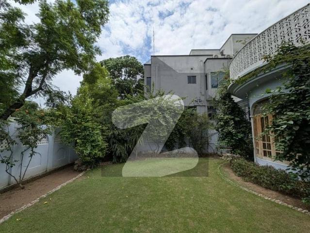 Good Livable House is for SALE in F 7