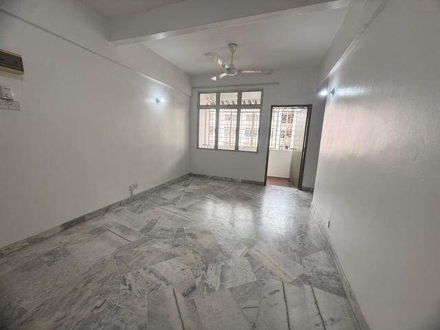 Good location apartment with lift