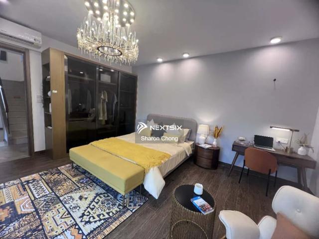 Good location, easy access to highway, near restaurants and shops