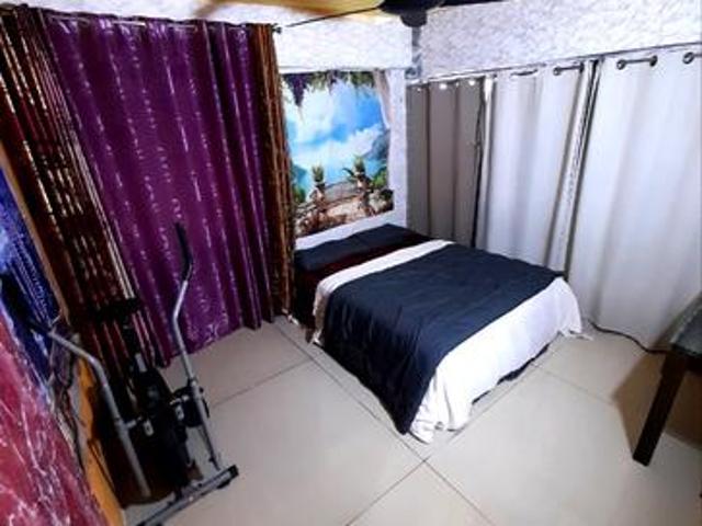 Good location fully renovated and fully furnished show room wth title