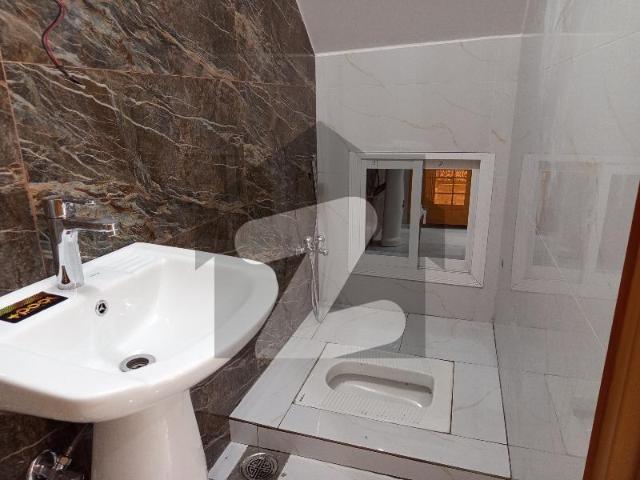 Good Location House Of 10 Marla Available In DC Colony Indus Block