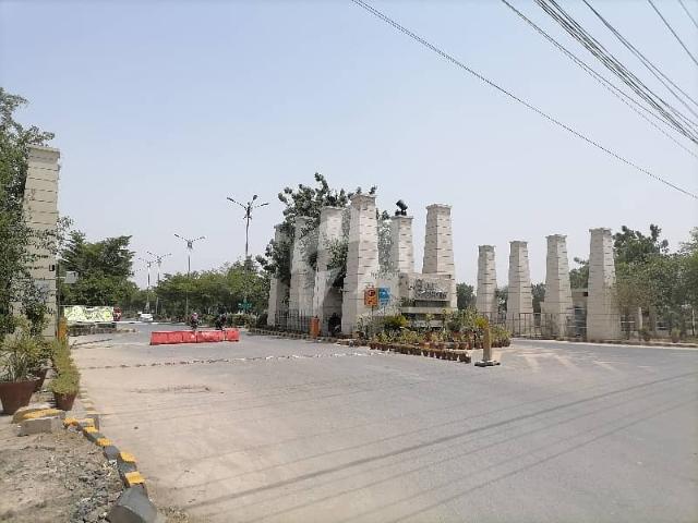 Good Location Plot For Sale In Four Seasons