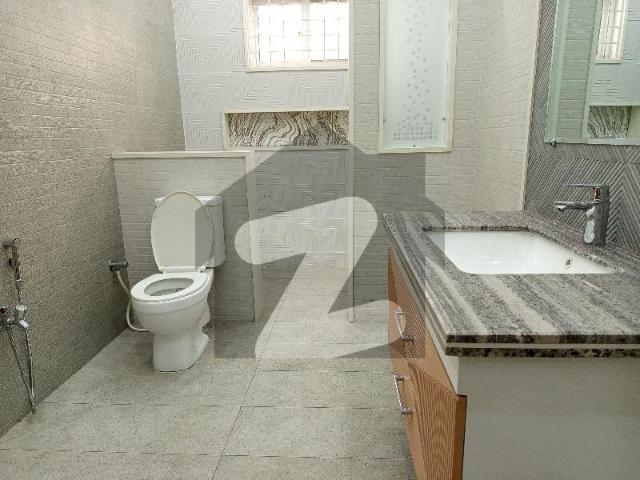 Good Location 10 Marla House available for sale in, DC Colony