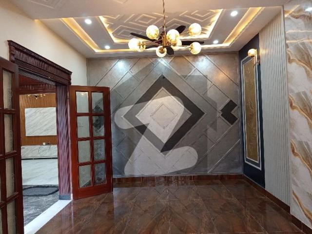 Good Location 5 Marla House For sale In DC Colony